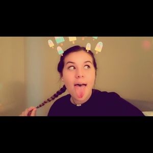 Meet your Posher, Alexis